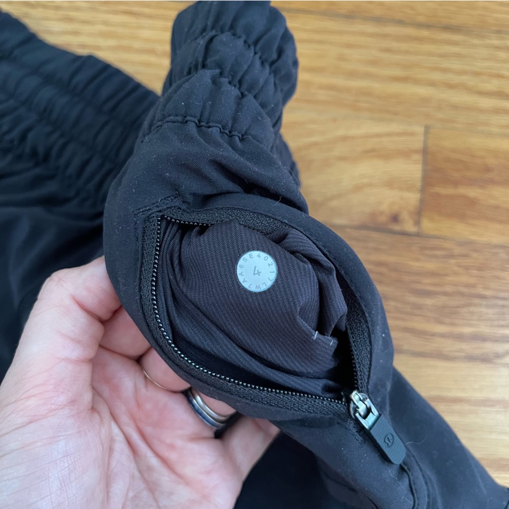 Lululemon Tracker Short 4” size 4